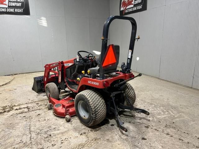Image of Massey Ferguson GC2300 equipment image 2