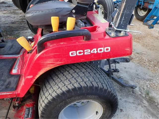 Image of Massey Ferguson GC2400 equipment image 2