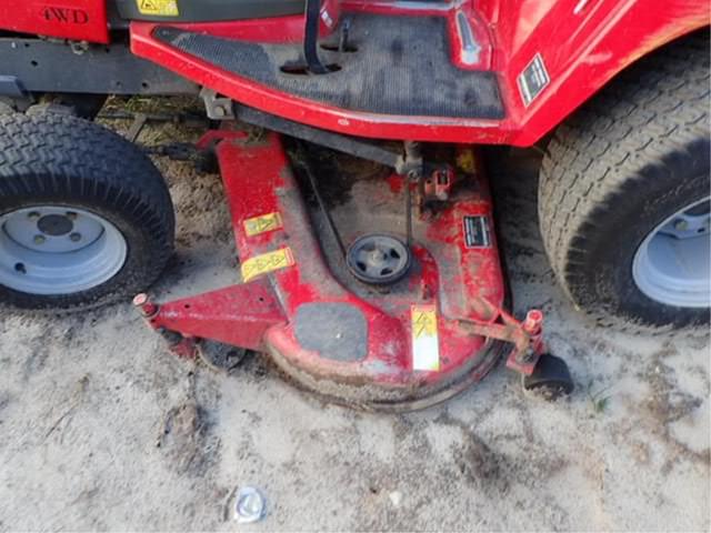 Image of Massey Ferguson GC2400 equipment image 4