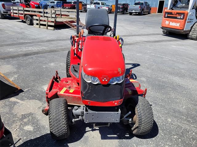 Image of Massey Ferguson GC2400 equipment image 3