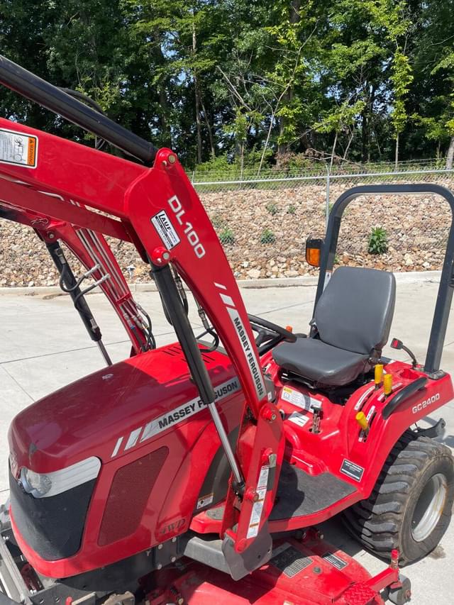 Image of Massey Ferguson GC2400 equipment image 3