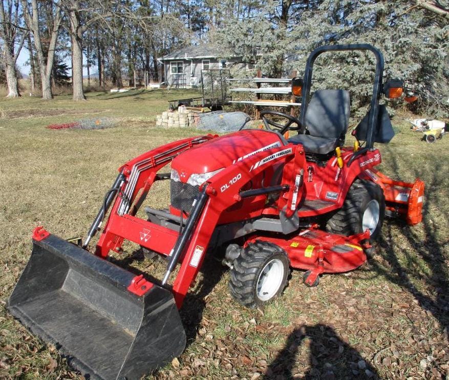 Main image Massey Ferguson GC2400