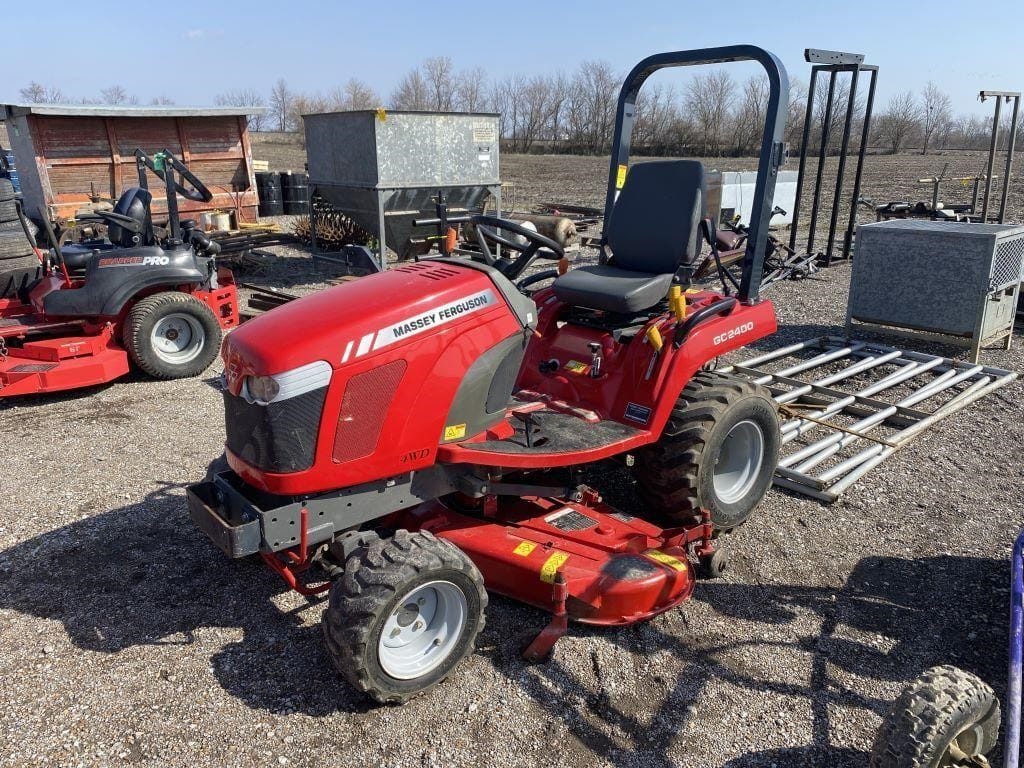 Massey Ferguson GC2400 Equipment Image0