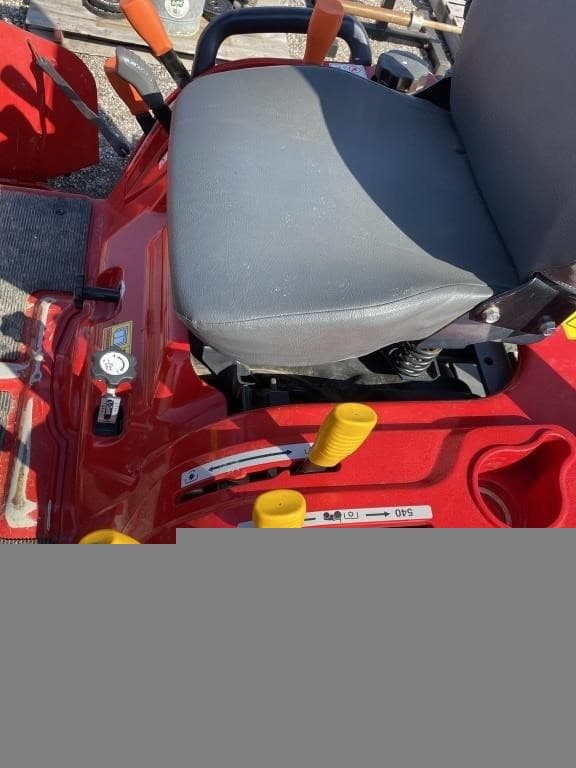 Image of Massey Ferguson GC2400 equipment image 3