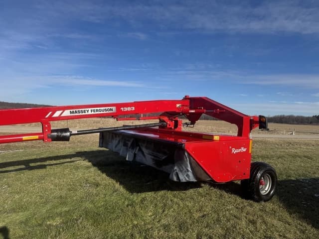 Image of Massey Ferguson 1383 equipment image 2