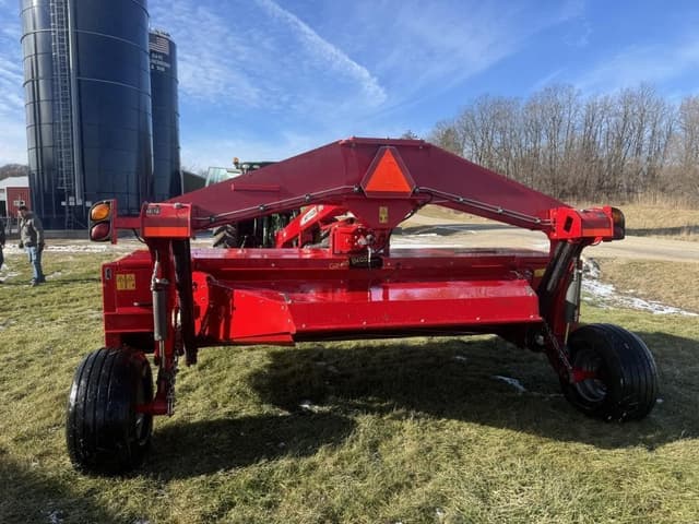 Image of Massey Ferguson 1383 equipment image 4
