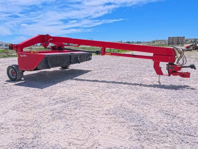 Image of Massey Ferguson 1383 equipment image 4