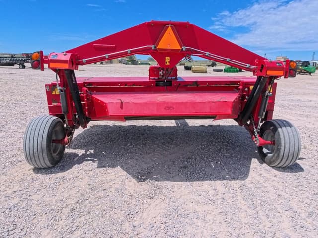 Image of Massey Ferguson 1383 equipment image 2