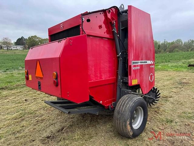 Image of Massey Ferguson 1745 equipment image 2