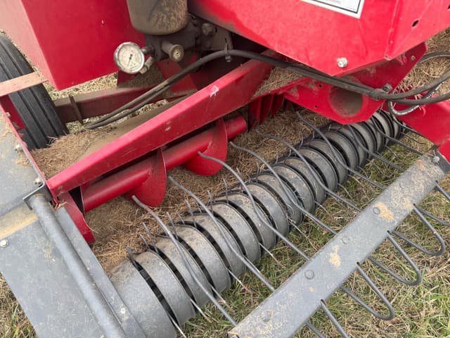 Image of Massey Ferguson Hesston 1839 equipment image 4