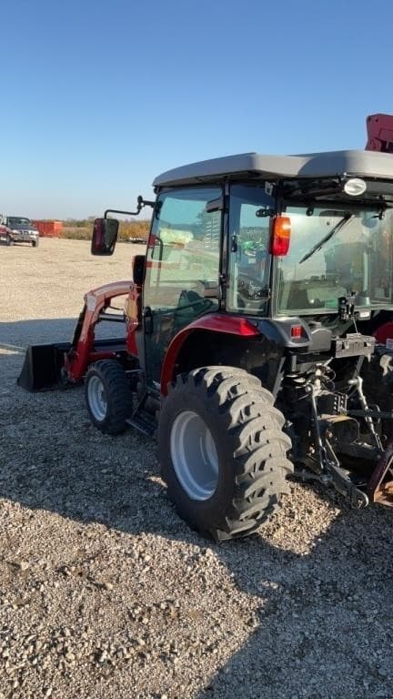 Image of Massey Ferguson 1835M equipment image 1