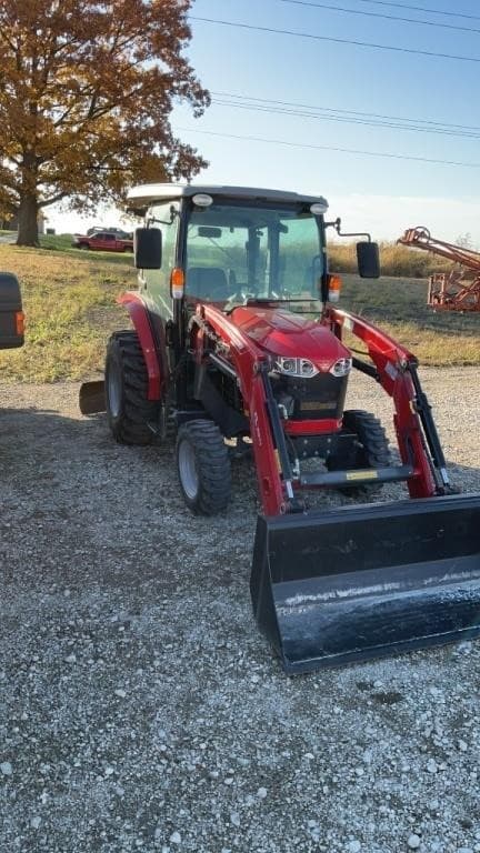 Image of Massey Ferguson 1835M equipment image 4
