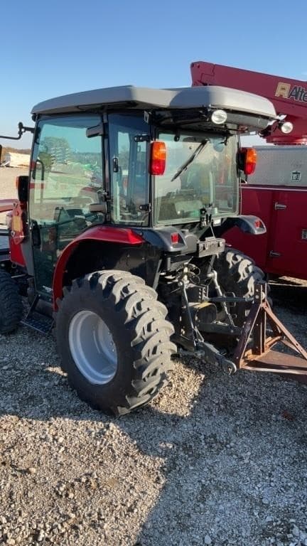 Image of Massey Ferguson 1835M equipment image 2