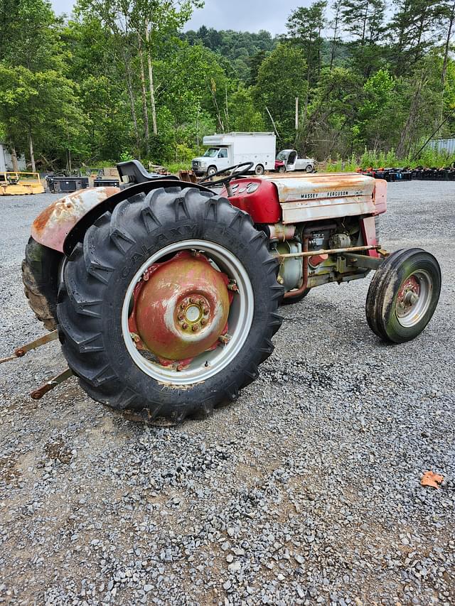 Image of Massey Ferguson 135 equipment image 4