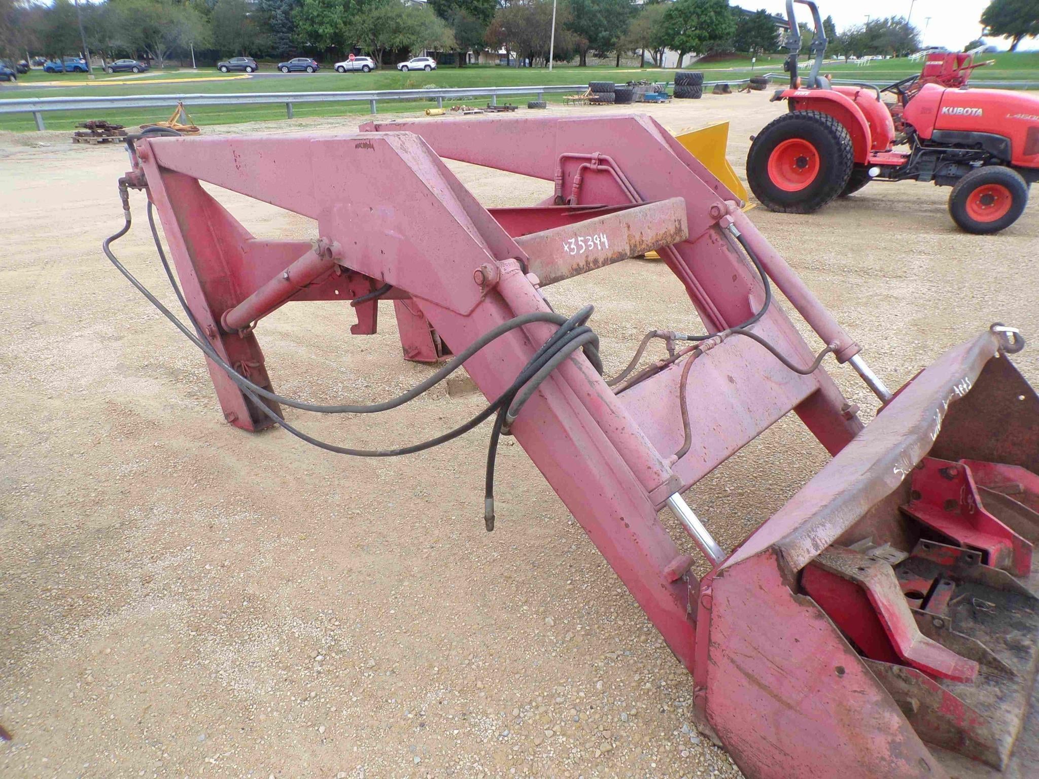 Massey Ferguson MF246 Equipment Image0