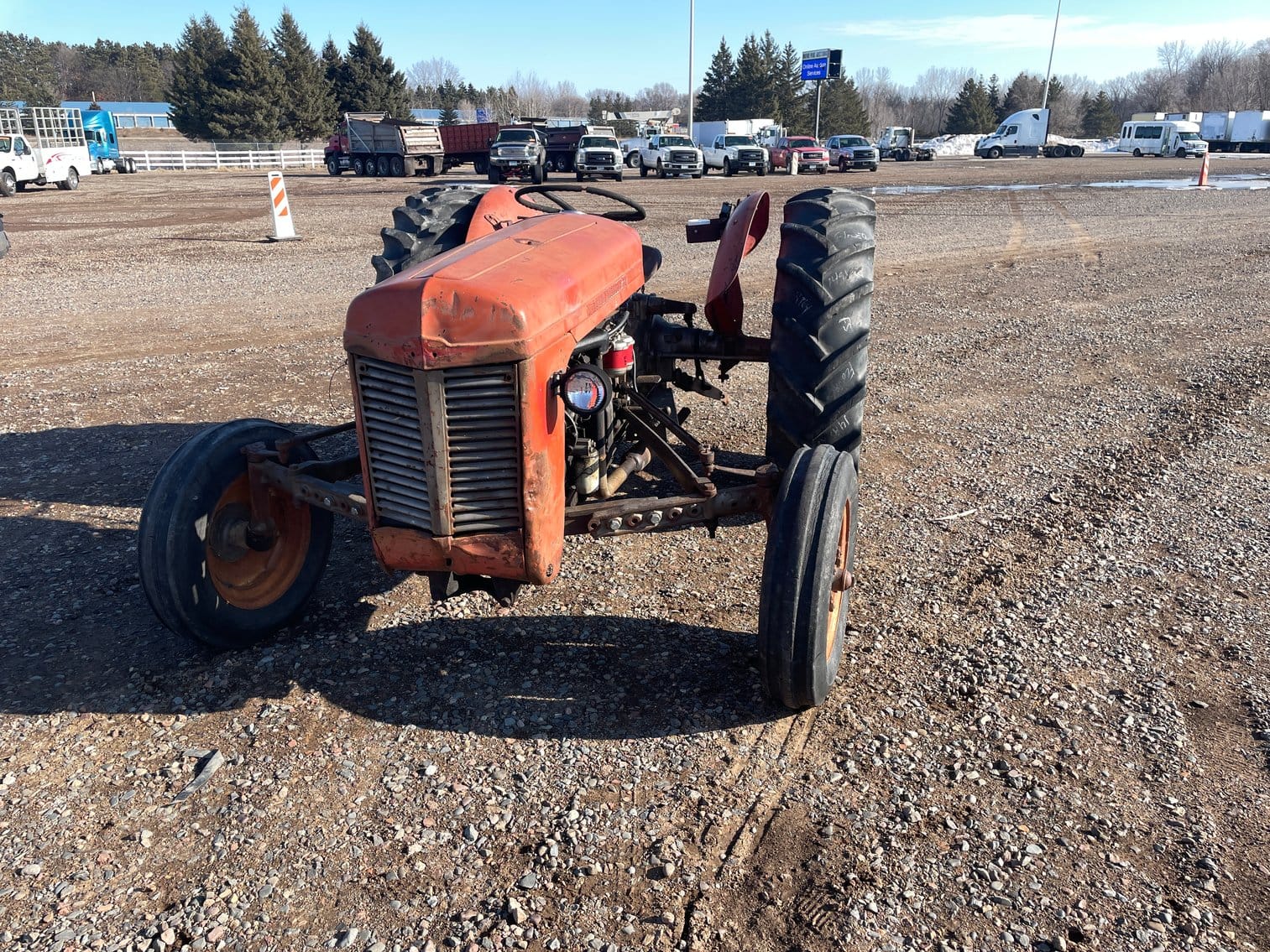 Massey Ferguson MF35 Equipment Image0