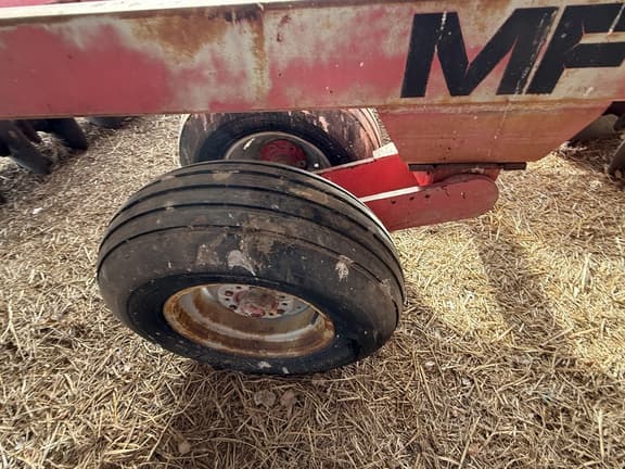 Image of Massey Ferguson 730 equipment image 4