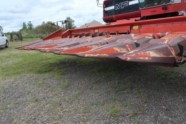 Image of Massey Ferguson 1183 equipment image 4