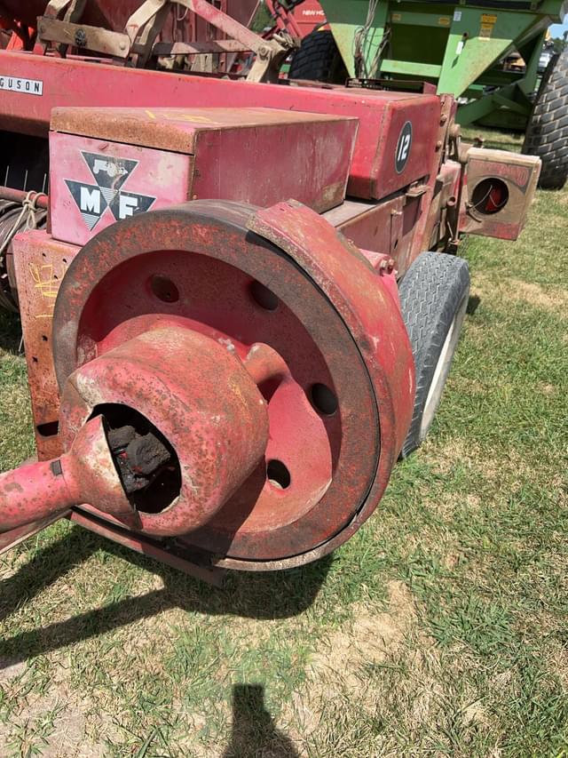 Image of Massey Ferguson 12 equipment image 4