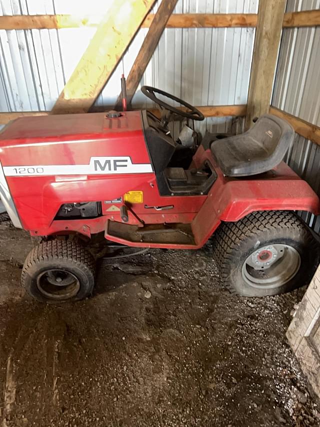 Image of Massey Ferguson 1200 equipment image 1
