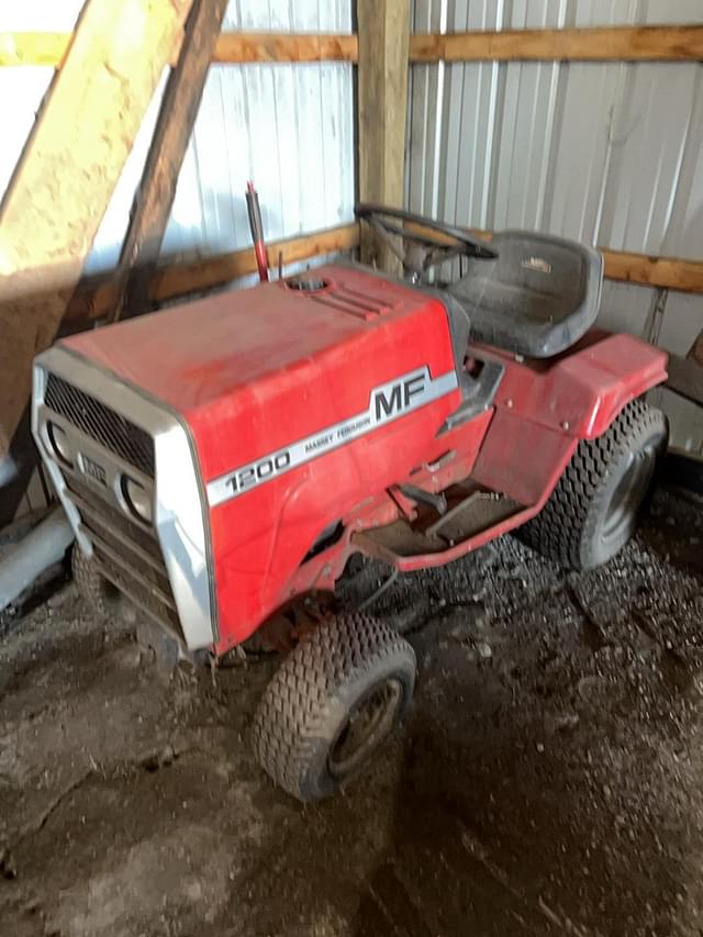 Image of Massey Ferguson 1200 equipment image 2