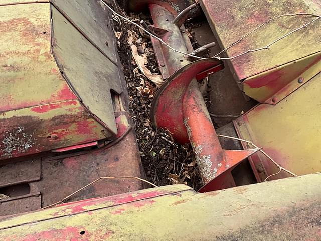 Image of Massey Ferguson MF222 equipment image 4