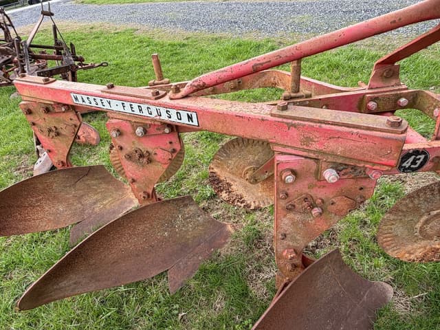 Image of Massey Ferguson 43 equipment image 3