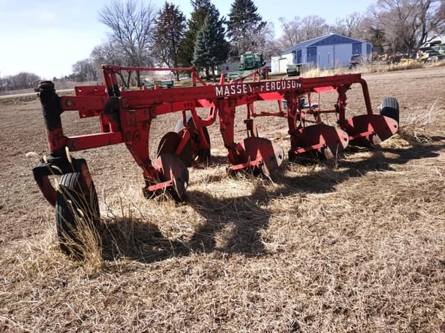 Image of Massey Ferguson 84 equipment image 4
