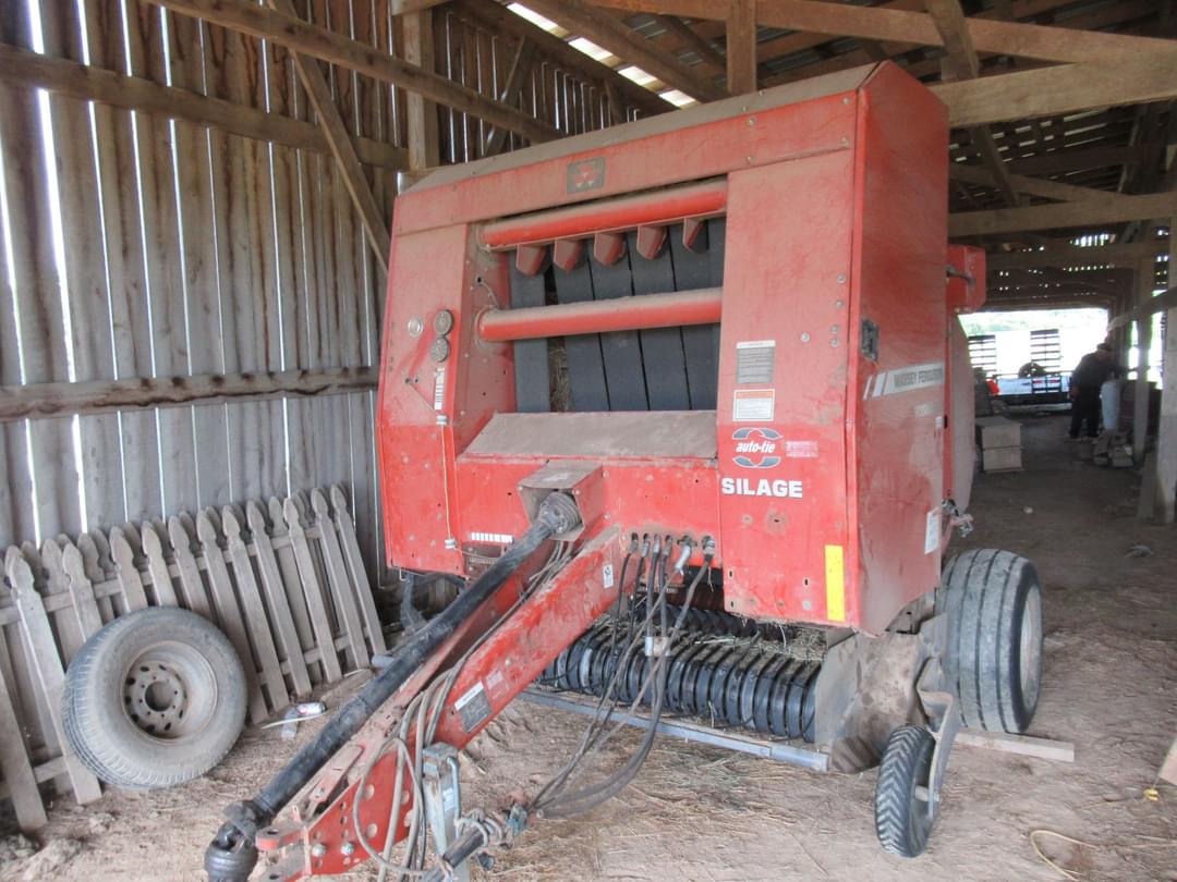 Image of Massey Ferguson 2745 Primary Image
