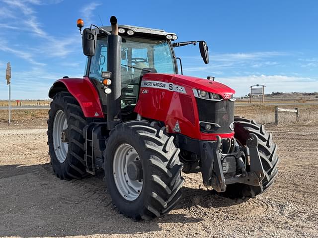 Image of Massey Ferguson 7724S equipment image 2