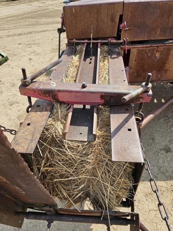Image of Massey Ferguson 12 equipment image 4