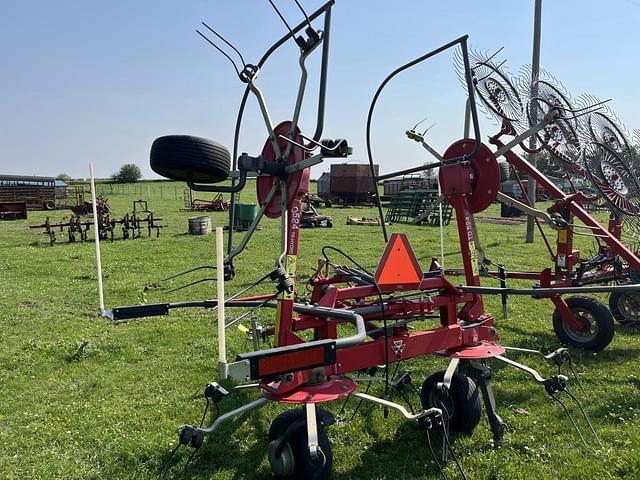 Image of Massey Ferguson TD524 equipment image 4