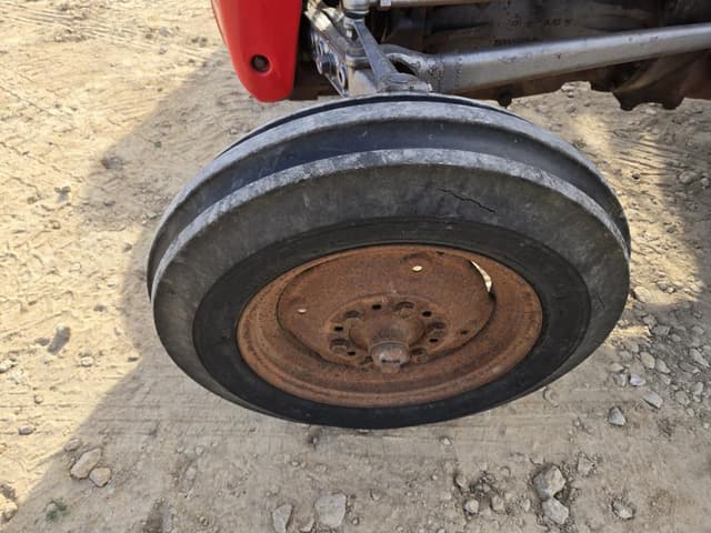 Image of Massey Ferguson TO-35 equipment image 3