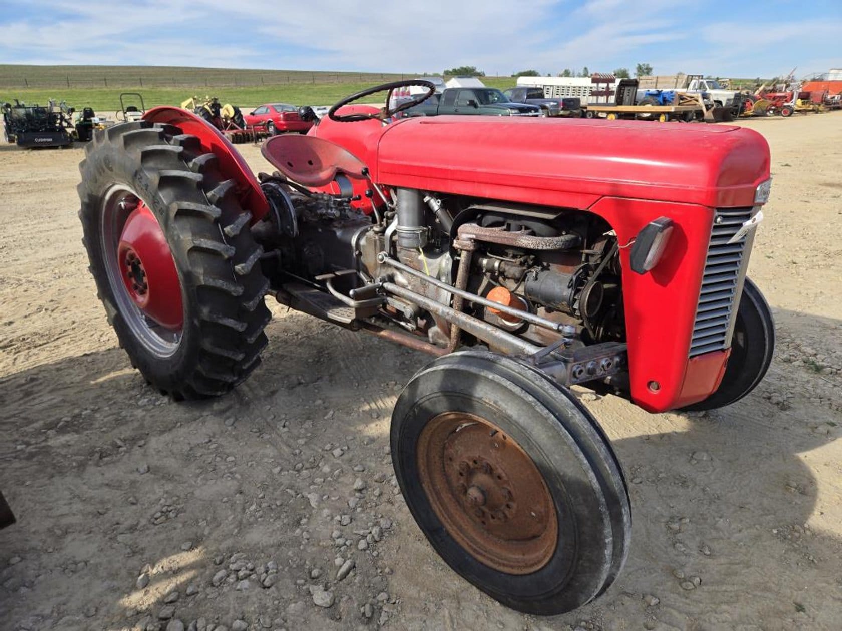 Massey Ferguson TO-35 Equipment Image0