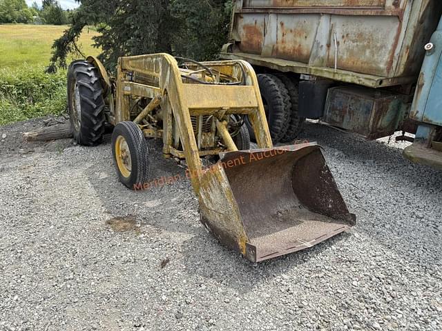 Image of Massey Ferguson TO-35 equipment image 2