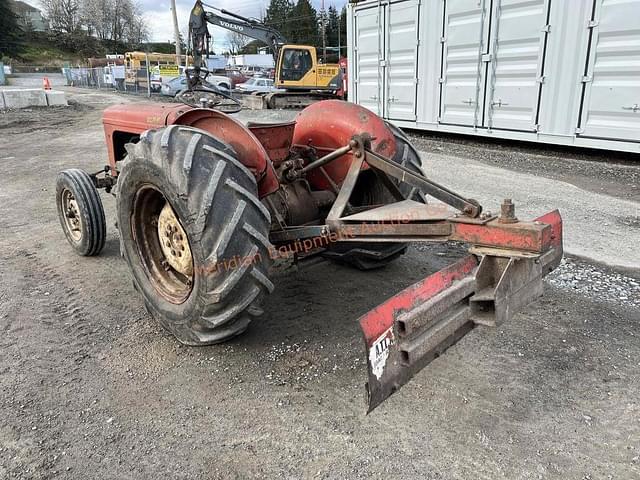 Image of Massey Ferguson TO-35 equipment image 2