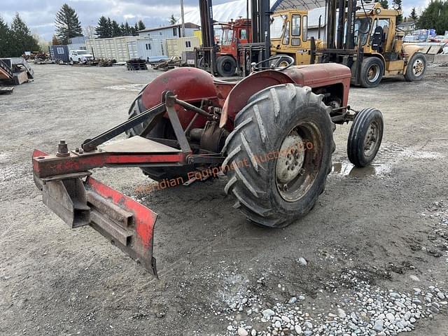 Image of Massey Ferguson TO-35 equipment image 4