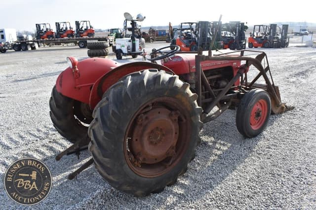 Image of Massey Ferguson TO-35 equipment image 4
