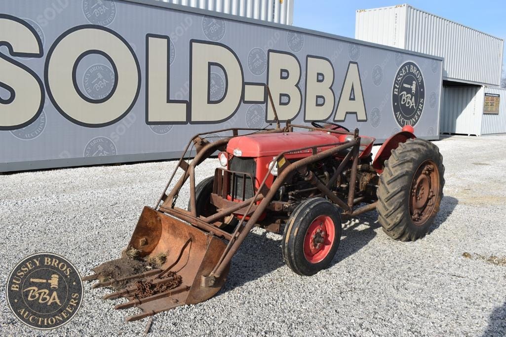 Massey Ferguson TO-35 Equipment Image0