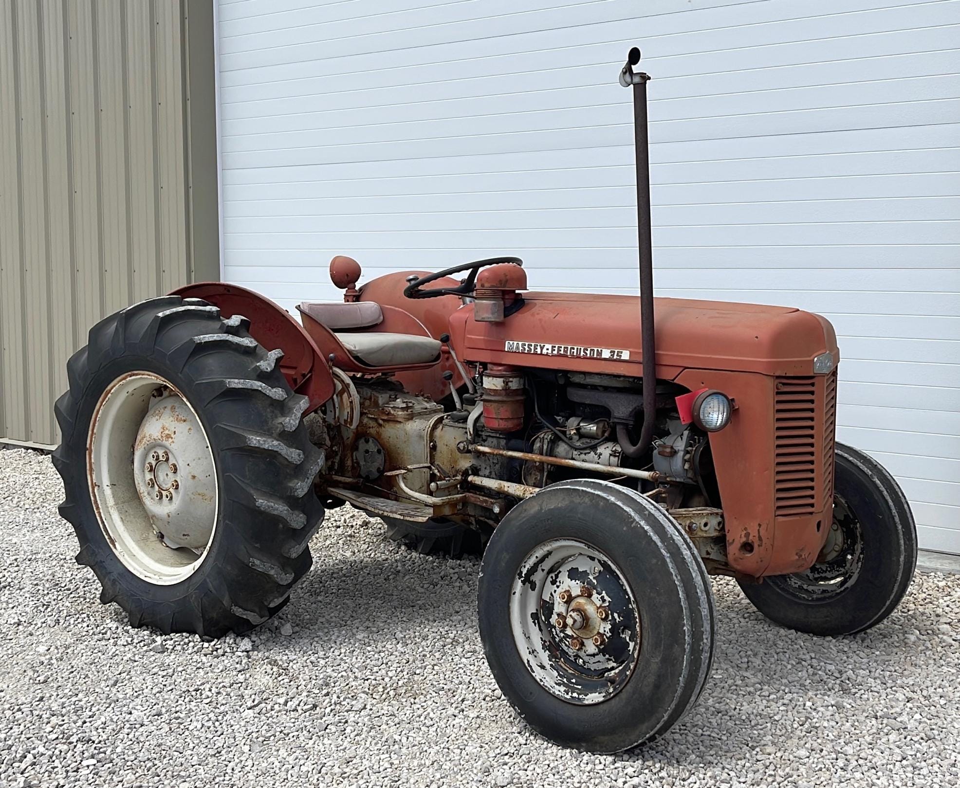 Main image Massey Ferguson TO-35