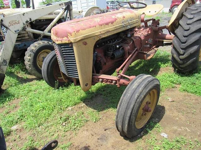 Image of Massey Ferguson TO-35 equipment image 2