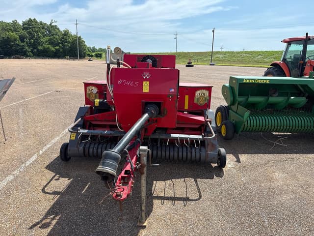 Image of Massey Ferguson Hesston 1840 equipment image 1
