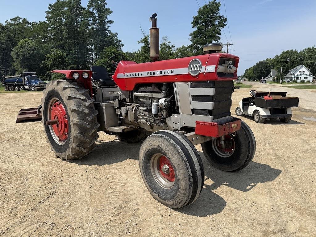 Image of Massey Ferguson 1100 Primary image