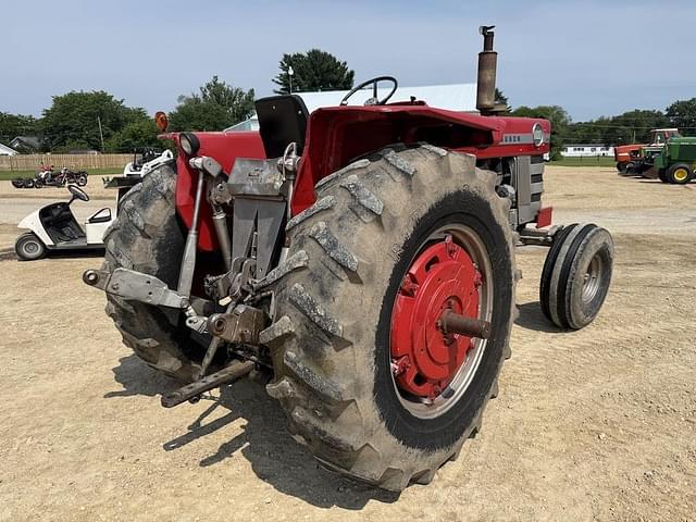 Image of Massey Ferguson 1100 equipment image 1