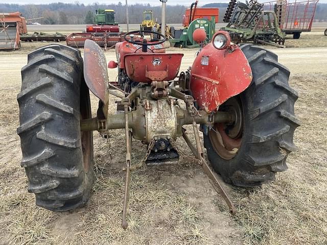 Image of Massey Ferguson 135 equipment image 4