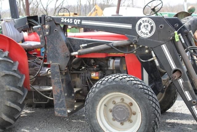 Image of Massey Ferguson 240 equipment image 2