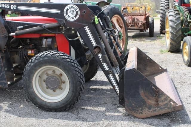 Image of Massey Ferguson 240 equipment image 4
