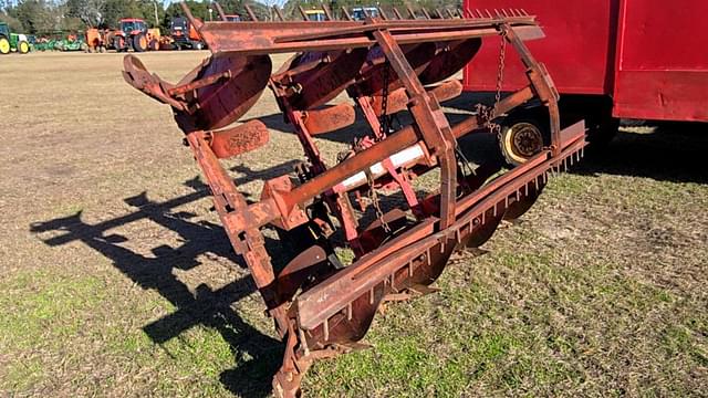 Image of Massey Ferguson 57 equipment image 4