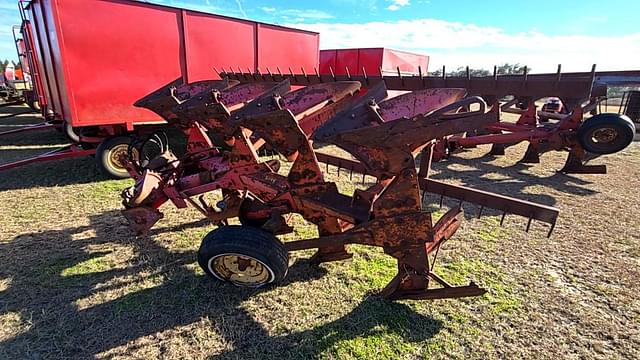 Image of Massey Ferguson 57 equipment image 3