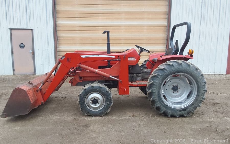 Massey Ferguson 1045 Equipment Image0